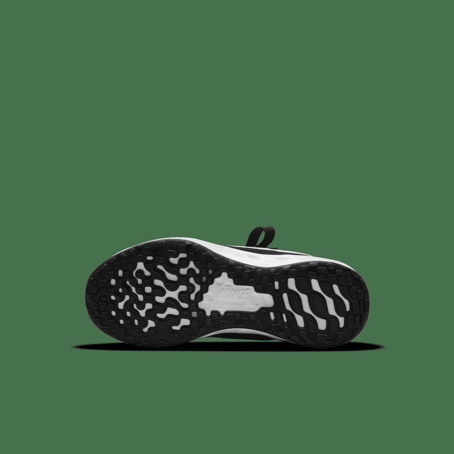 Nike Revolution 6 FlyEase Little Ki BLACK/WHITE-DK SMOKE GREY