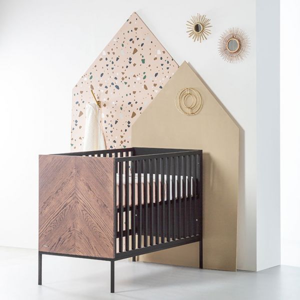 Kidsmill Vince Babykamer Black / Walnut | Bed 70 x 140 cm   Commode Breed   Kast