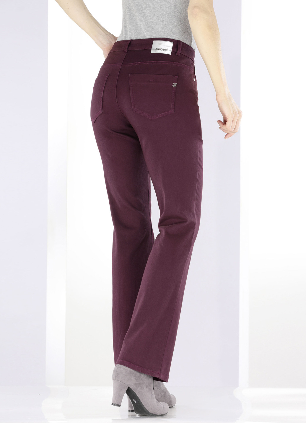 Magic-Jeans mit modisch weiterem Beinverlauf