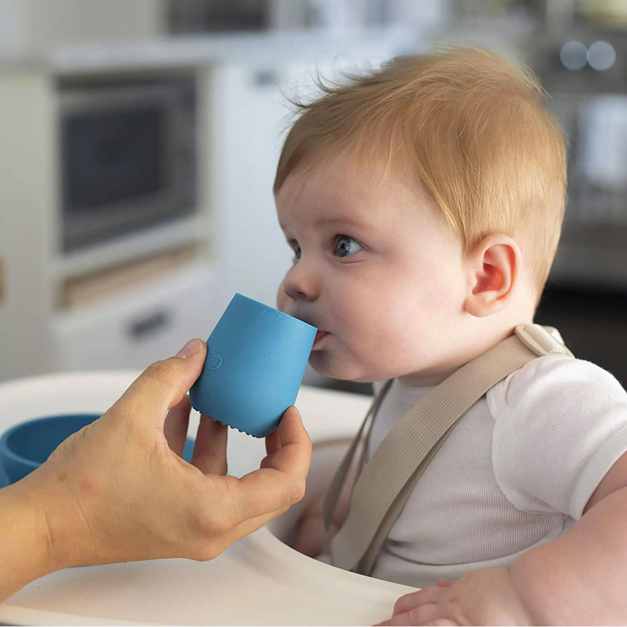 EZ PZ Fun Verre d'Apprentissage en Silicone Tiny Cup - Corail