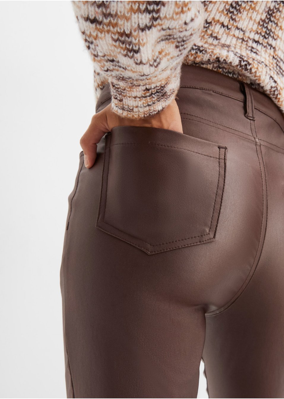 Pantalon avec taille asymétrique