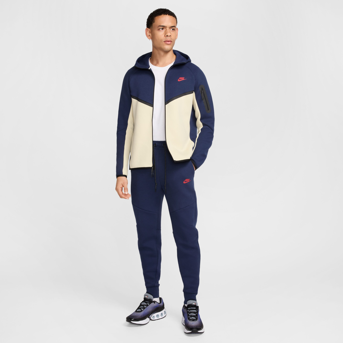 Nike Tech Fleece Sportswear Joggingbroek Donkerblauw Rood Zwart