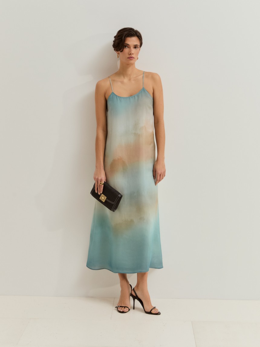 Vestido de alças estampado em liocel