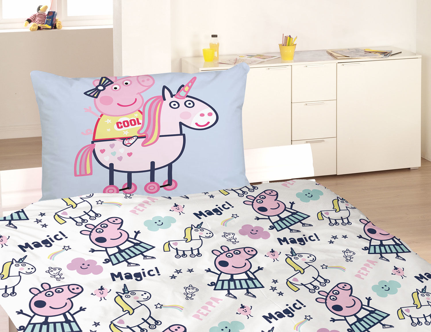 Bettwäsche mit Peppa Wutz auf einem magischen Einhorn