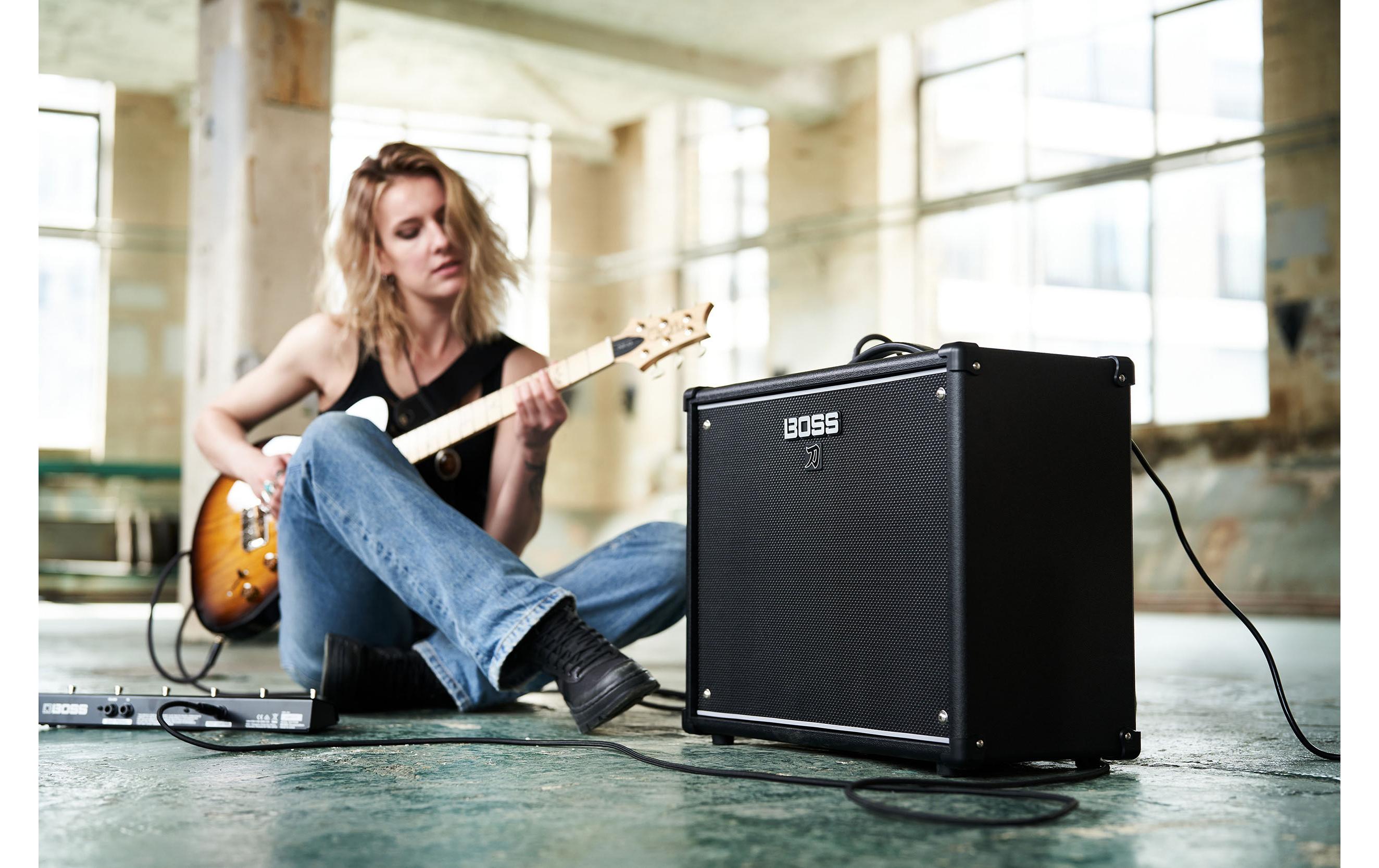 Combo KATANA-100 GEN 3<br>100 Watt Modelling Combo Verstärker für E-Gitarre