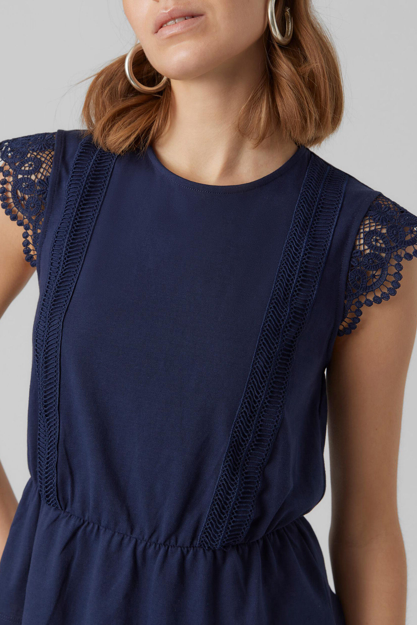 Blusa sem mangas com detalhes em renda - Azul marinho