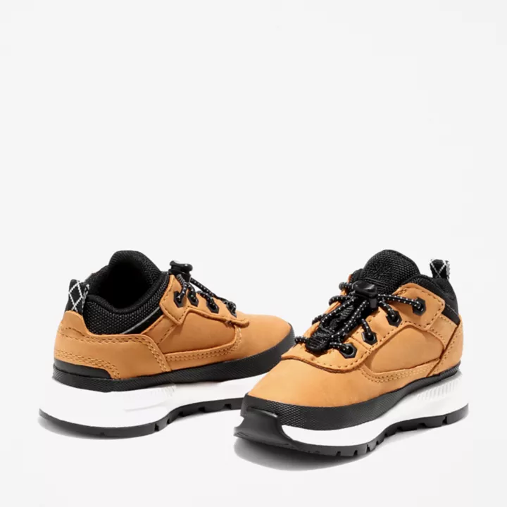 Tênis de caminhada Field Trekker para crianças pequenas na cor amarela.