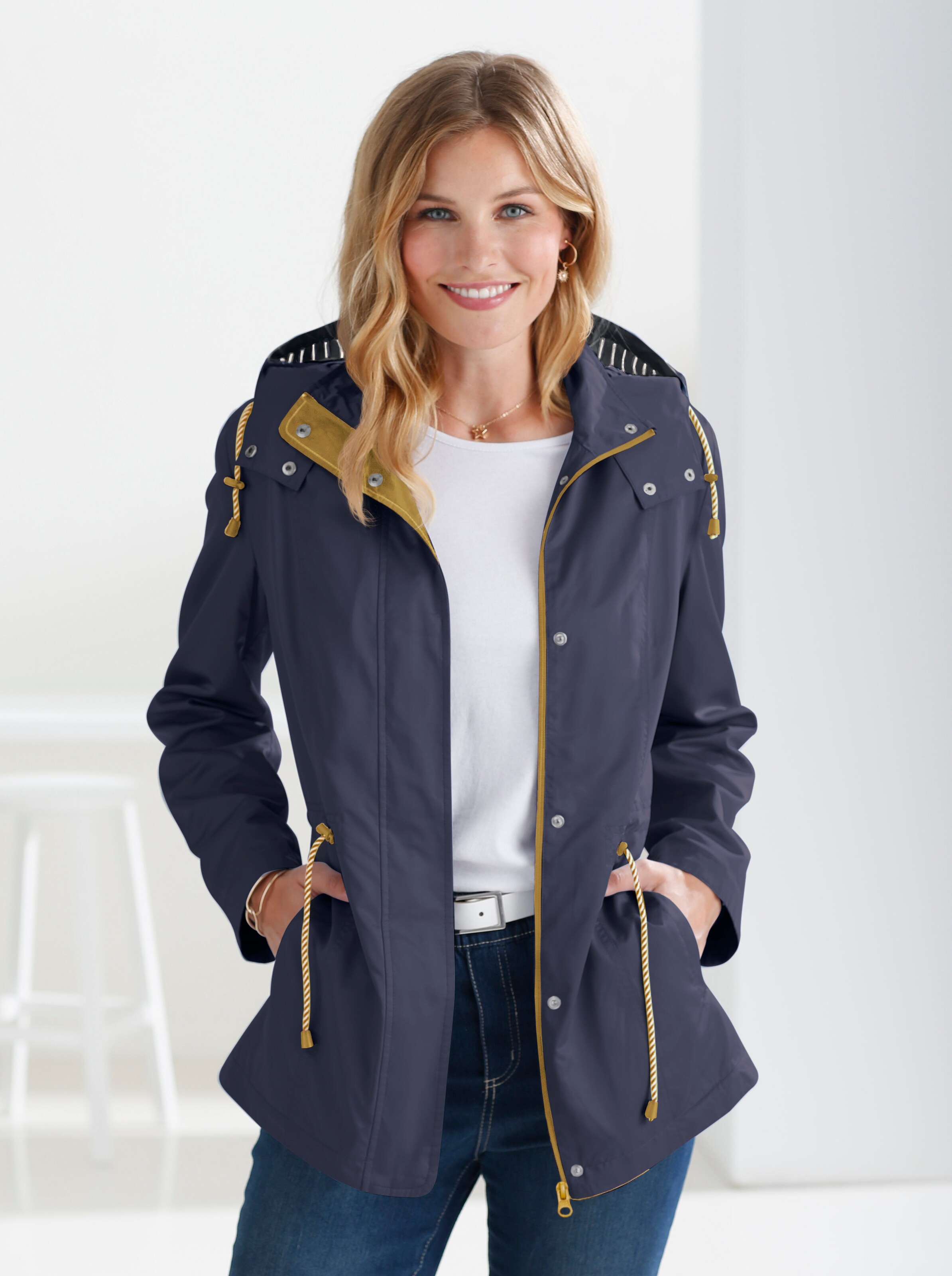 Jacke mit gestreiftem Futter