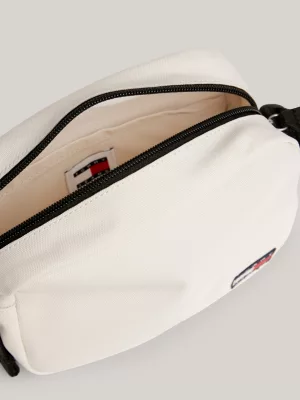 Bolsa transversal Essential com patch de logotipo