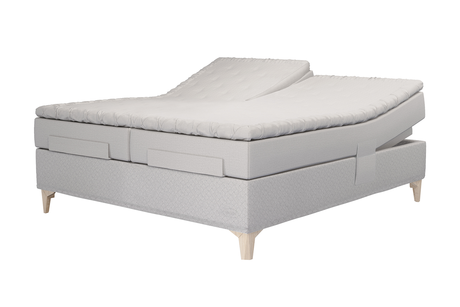 Majestic Aqtive II regulerbar seng 210x210 cm i tekstil 201/205 lys grå med medium/medium fasthet, seamless utførelse. Majestic Split topper overmadrass og Eicon ben 14 cm hvitlasert med støtteben. Uten hodegavl