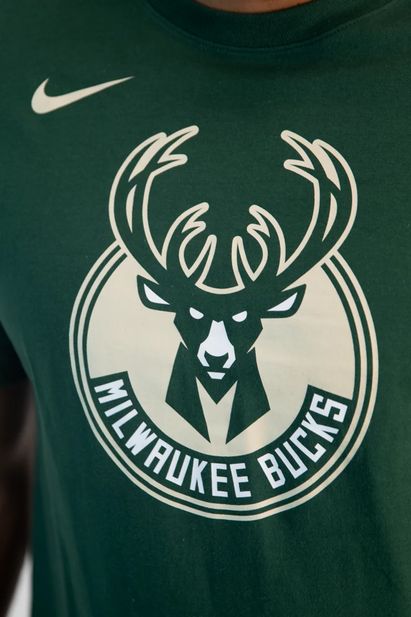 Nike Milwaukee Bucks Herren T-Shirt