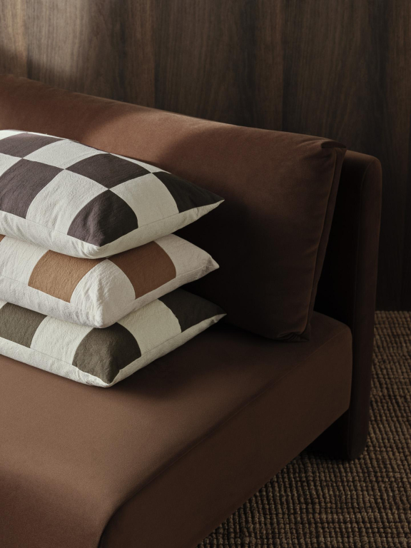 Ferm Living Fold Patchwork kussen 40x60 Coffee/Undyed