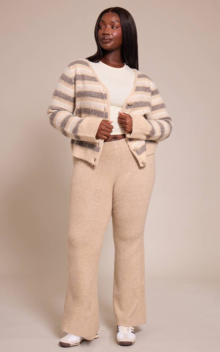 Beige Cardigan En Maille Brossée Grande Taille À Rayures Col V Et Boutons Recouverts