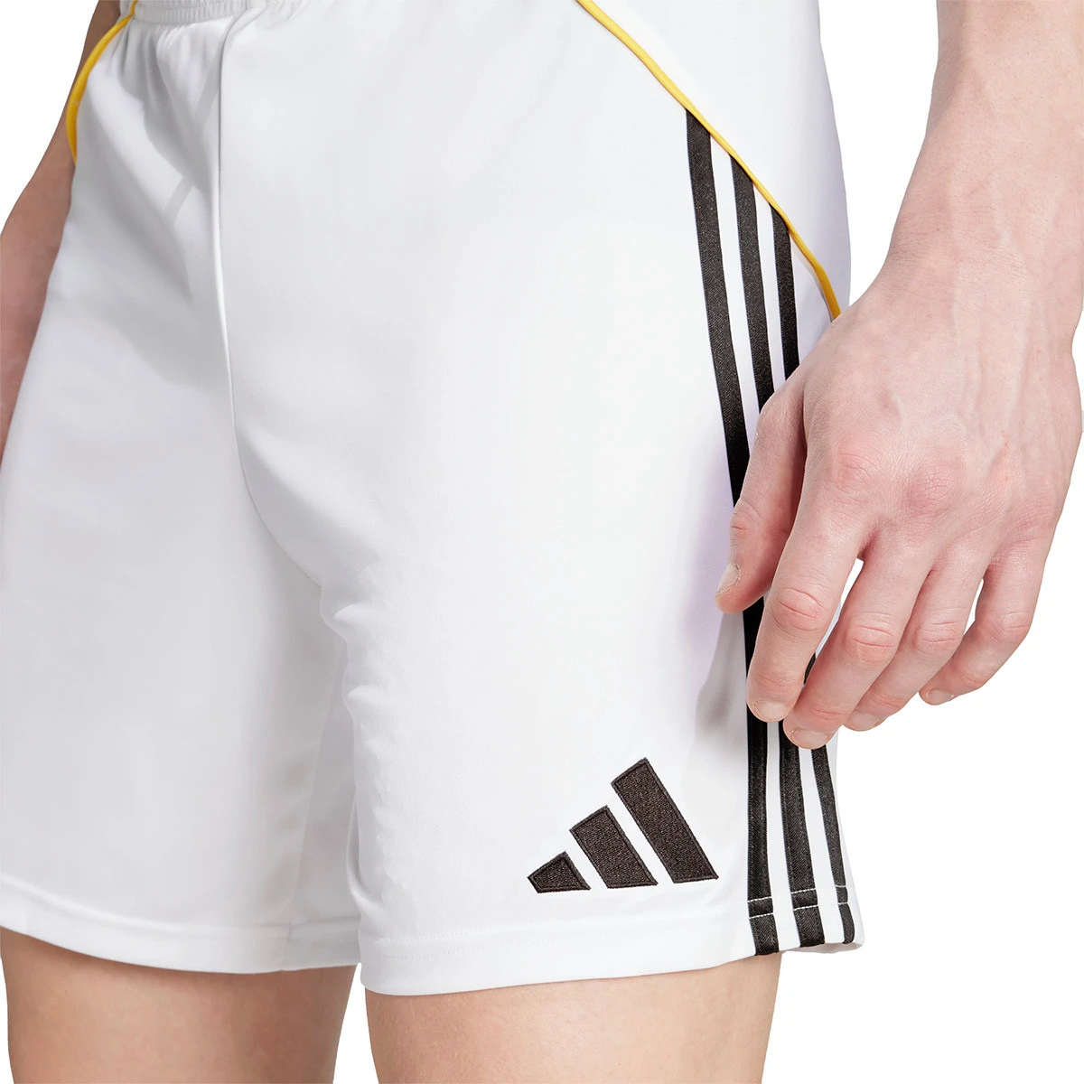 Calções adidas Real Madrid Primeiro Equipamento 2025-2026