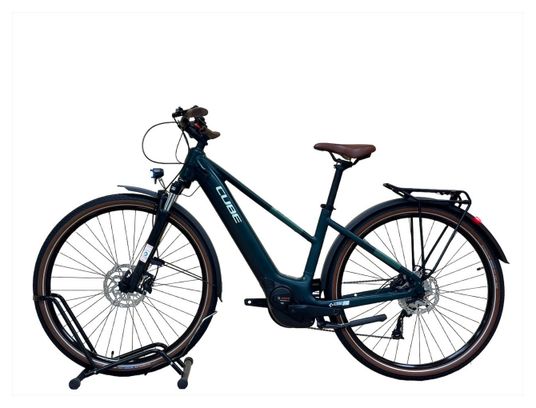 Produit reconditionné . Cube Touring Hybrid One 625 Shimano 2024 . Vélo  électrique . Cube . très bon état