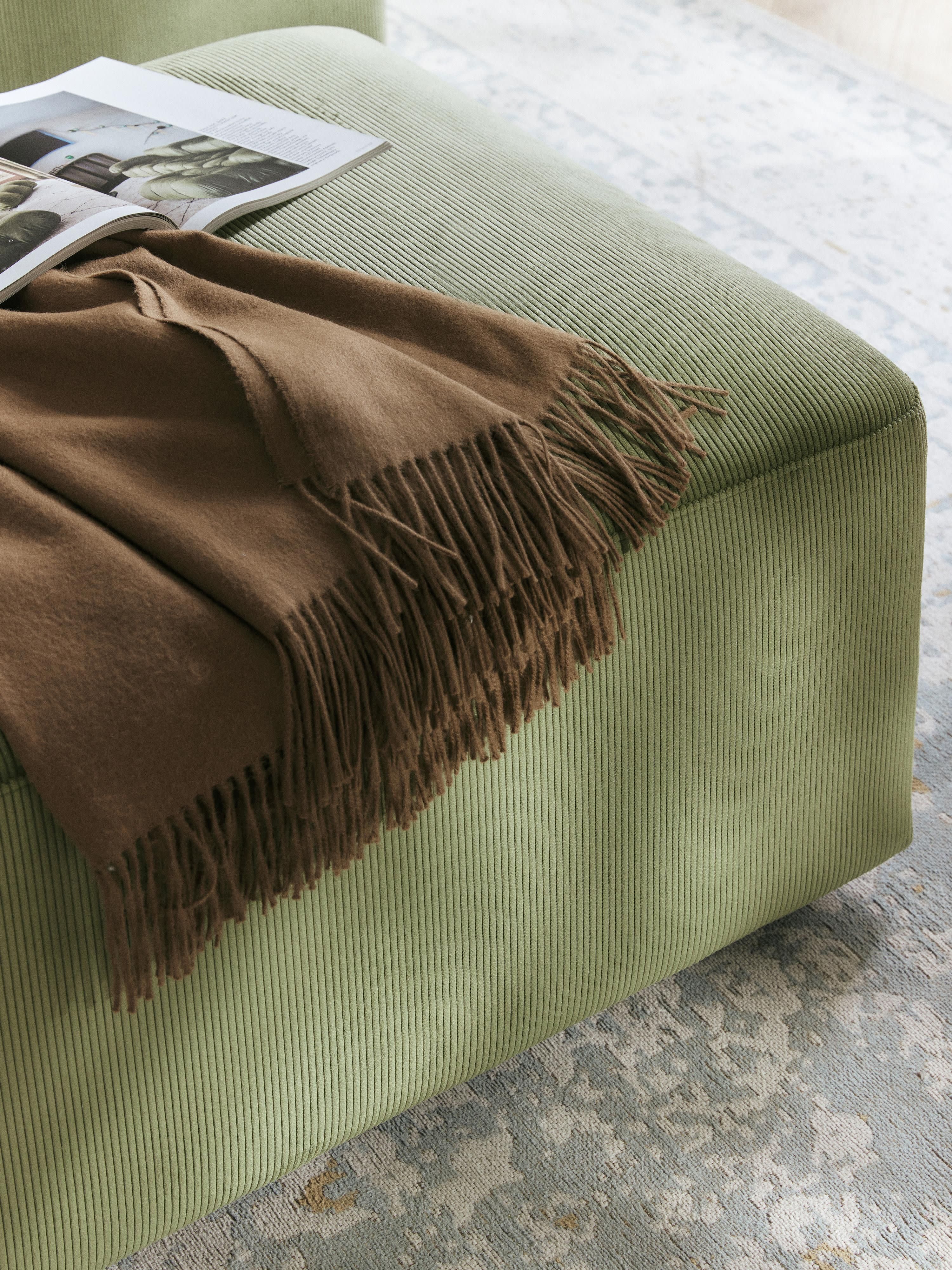 XL poef Melva van corduroy, B 116 x D 72 cm