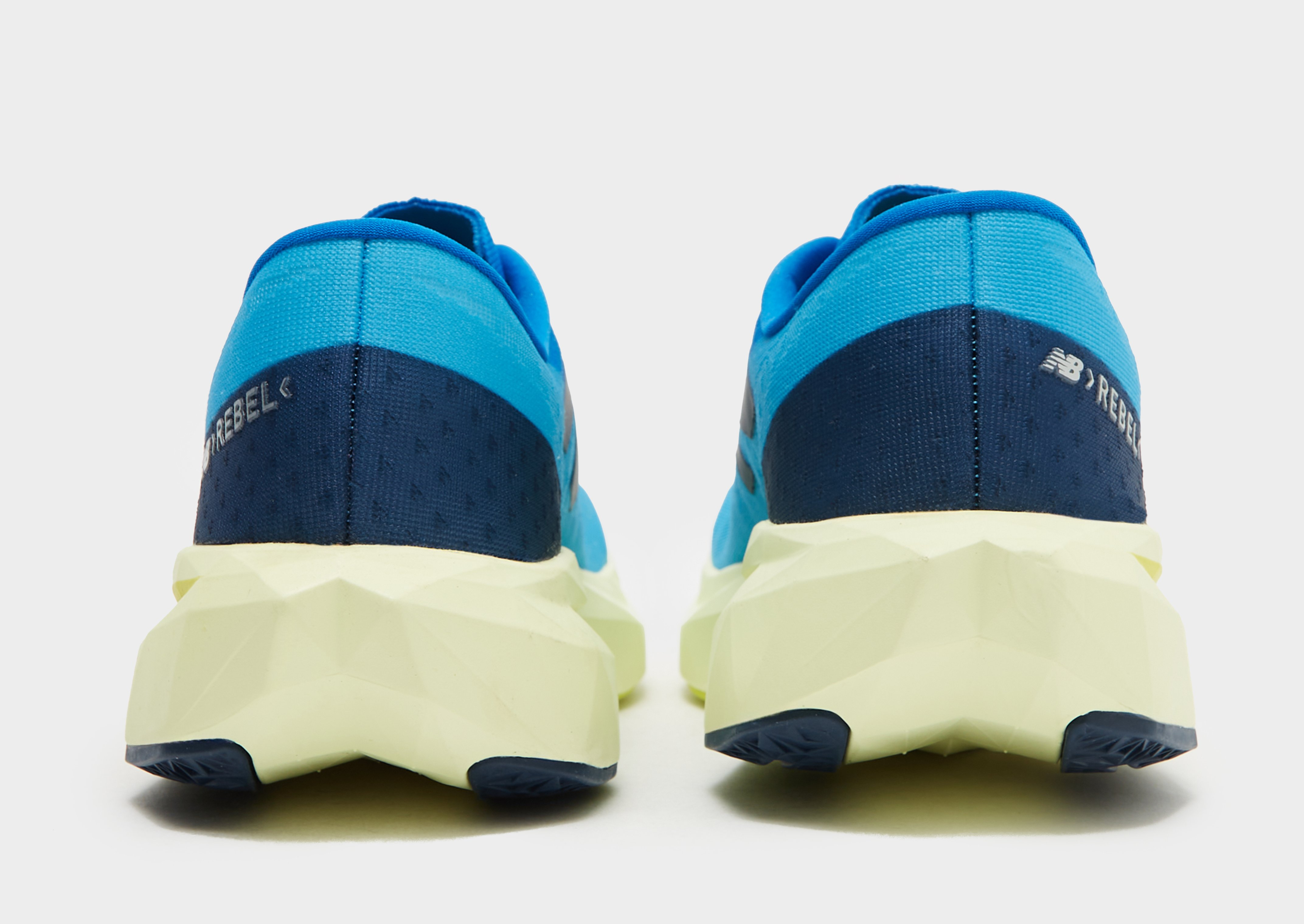 New Balance FuelCell Rebel v4 Homme