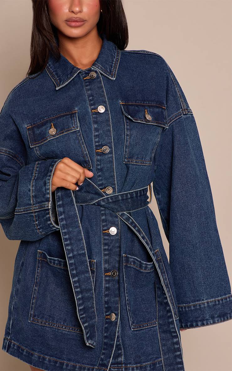 Mid Blue Wash Robe En Denim Petite À Poches Utilitaires Et Ceinture À Nouer À La Taille