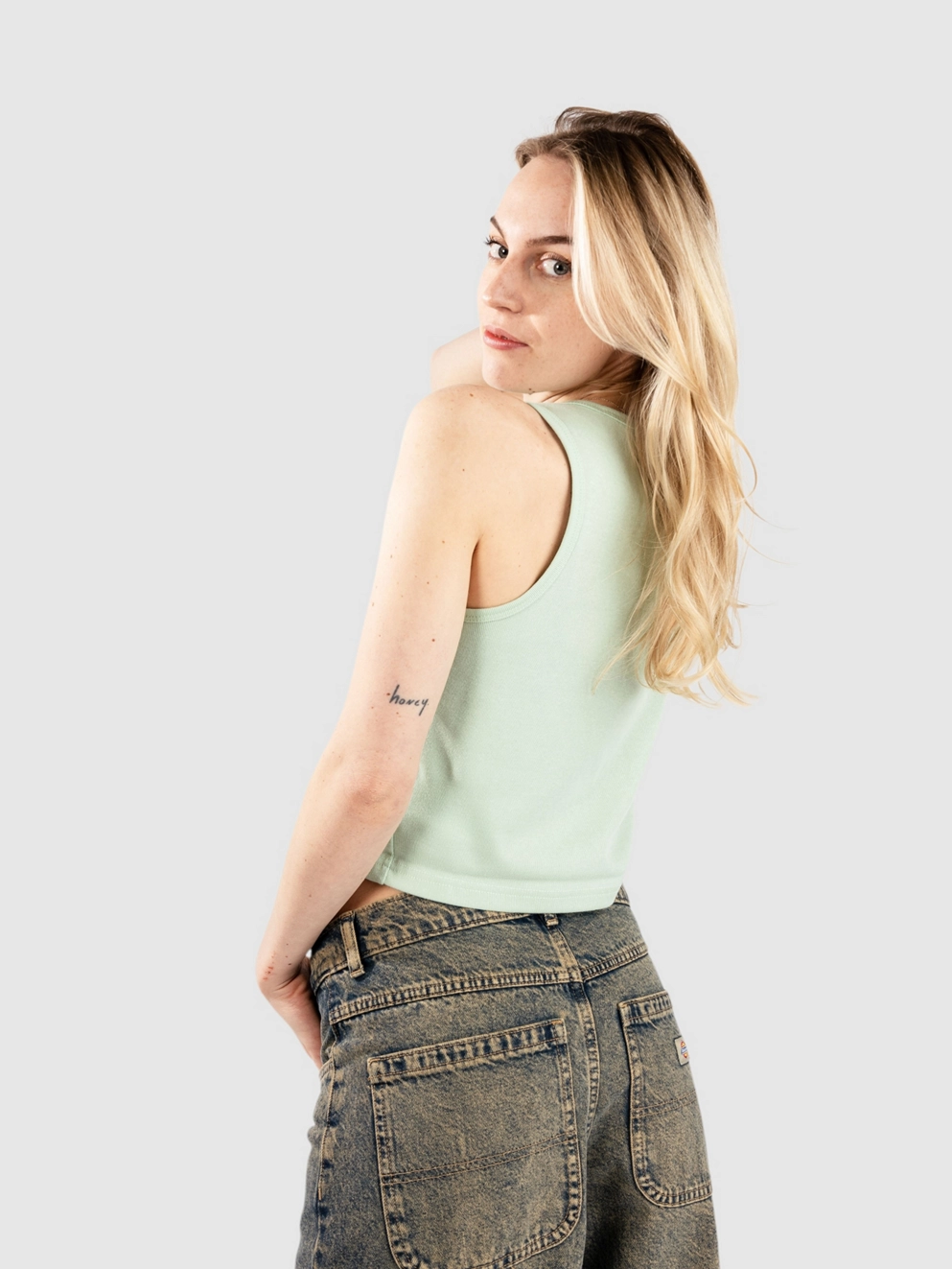 Santa Cruz Heart Wreath Mini Front Tank Top pale sage