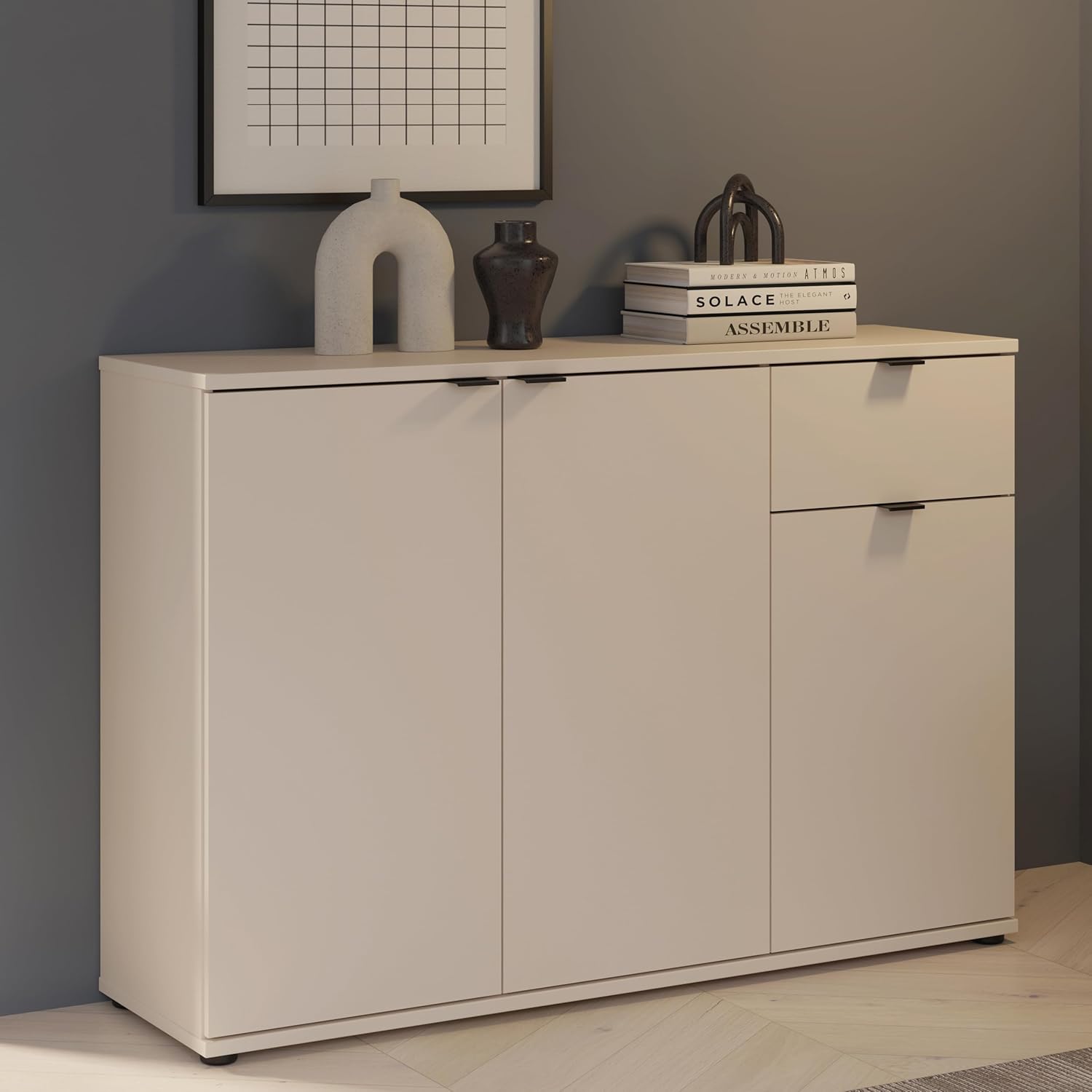 Forte Ganymede Sideboard 120, minimalistische Kommode, 3-türig, 1 Schublade, Holzwerkstoff, Wohn-/Schlafzimmer, Kaschmir Beige, 119,8 cm breit x 82,3 cm hoch x 34,1 cm tief