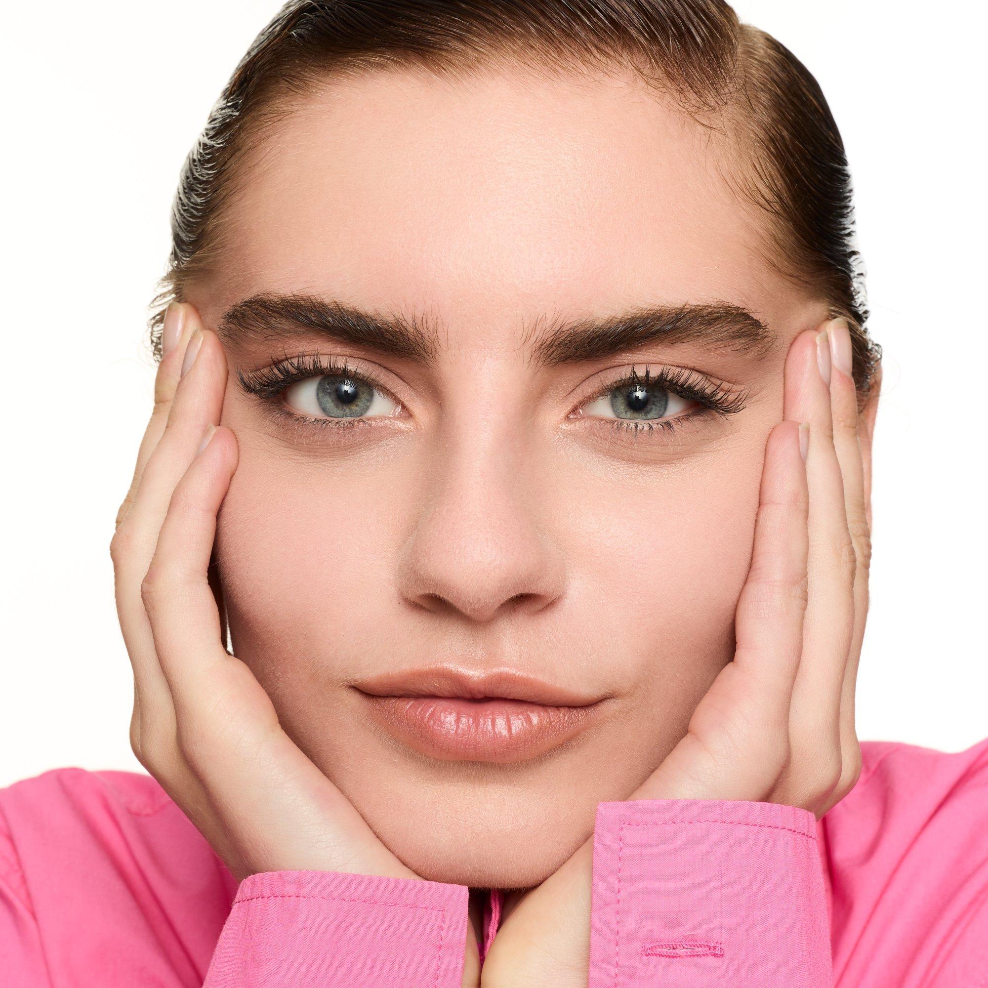 LASHES TO IMPRESS