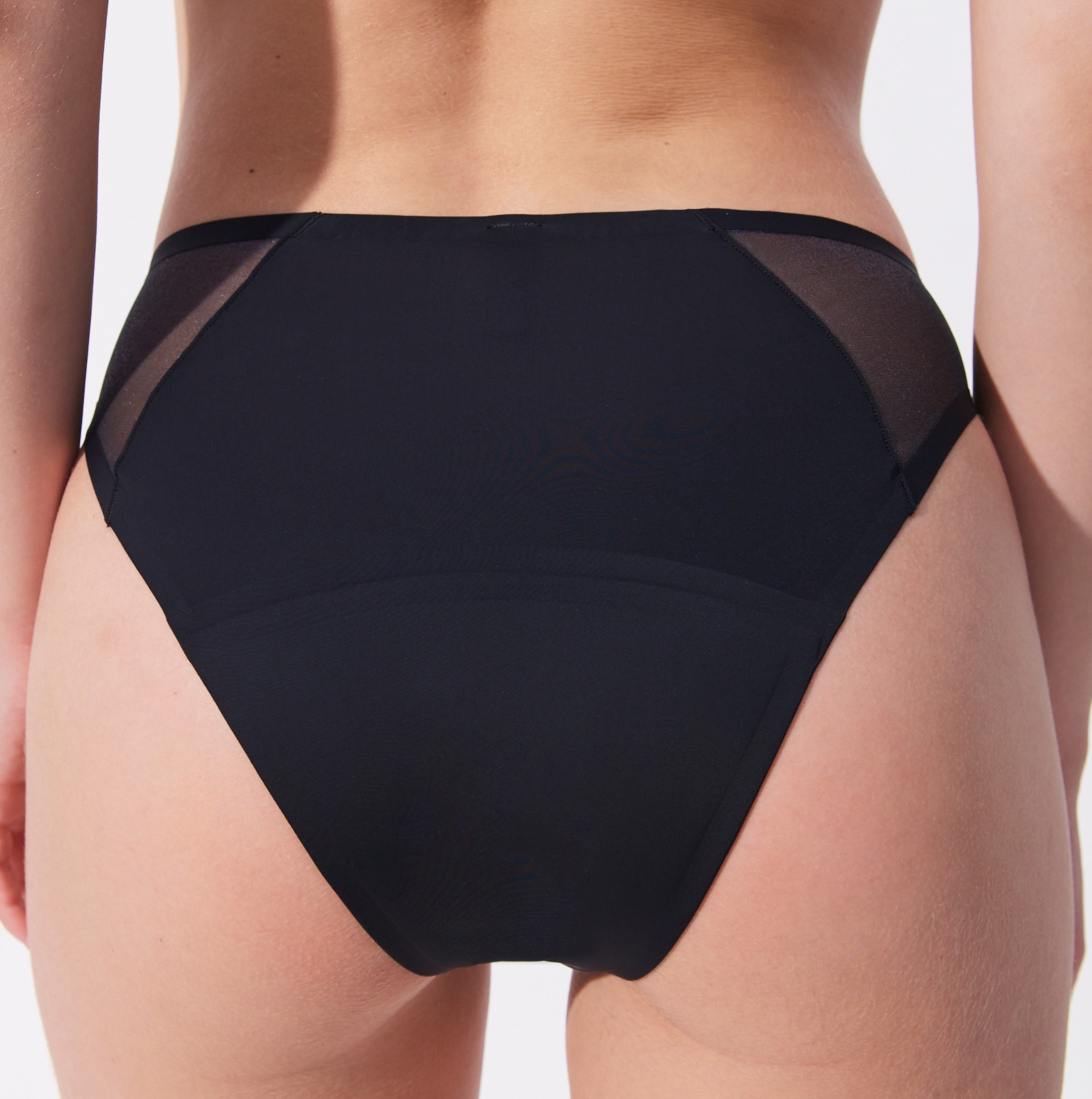 Tanga menstruel en micro