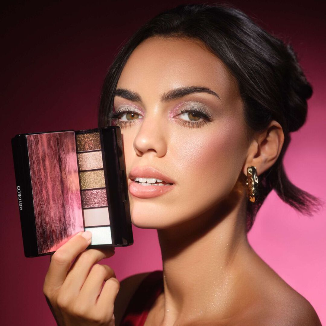 SPARKS OF JOY Glittery Eyeshadow Palette