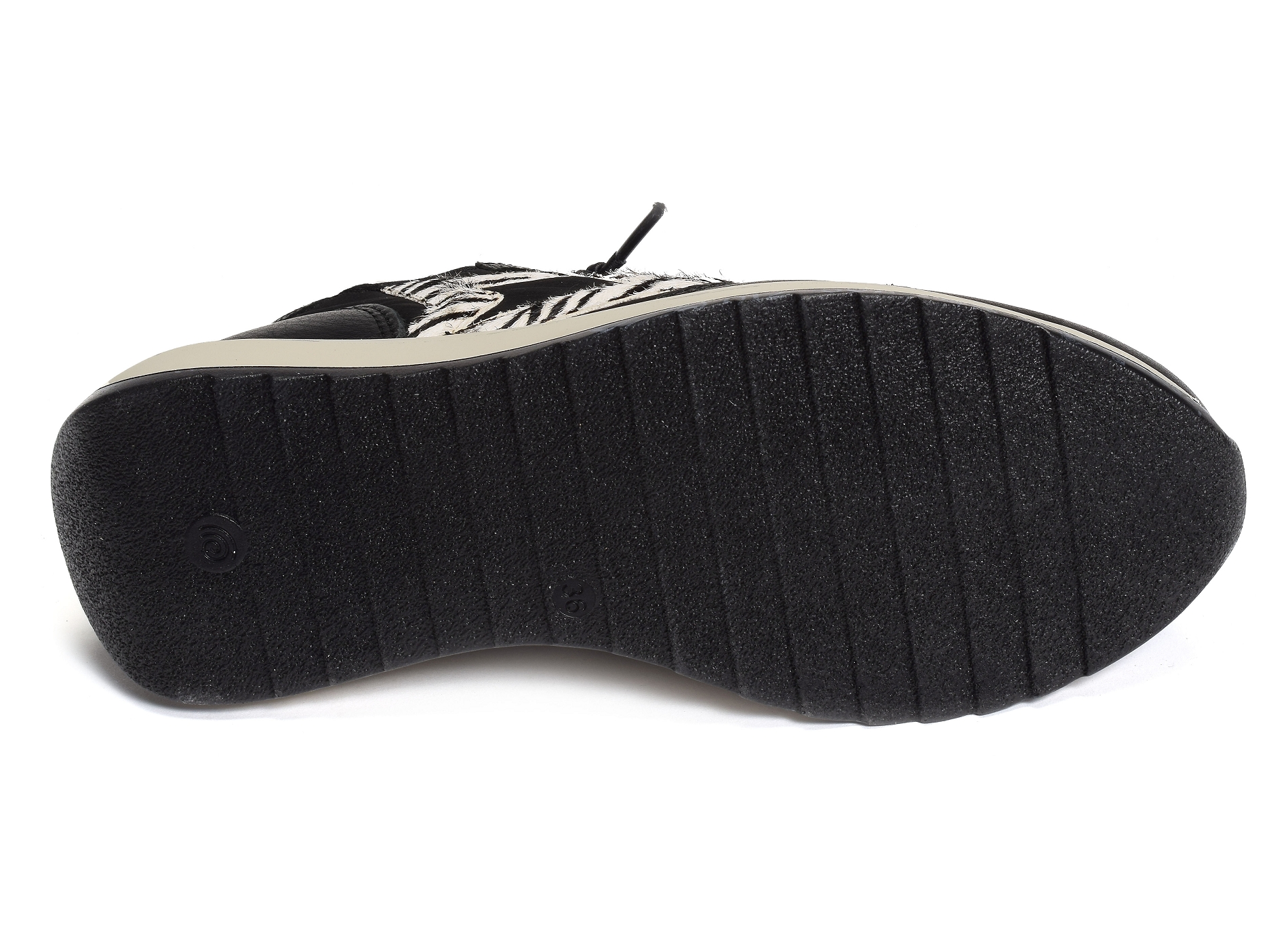 C1311 w noir
