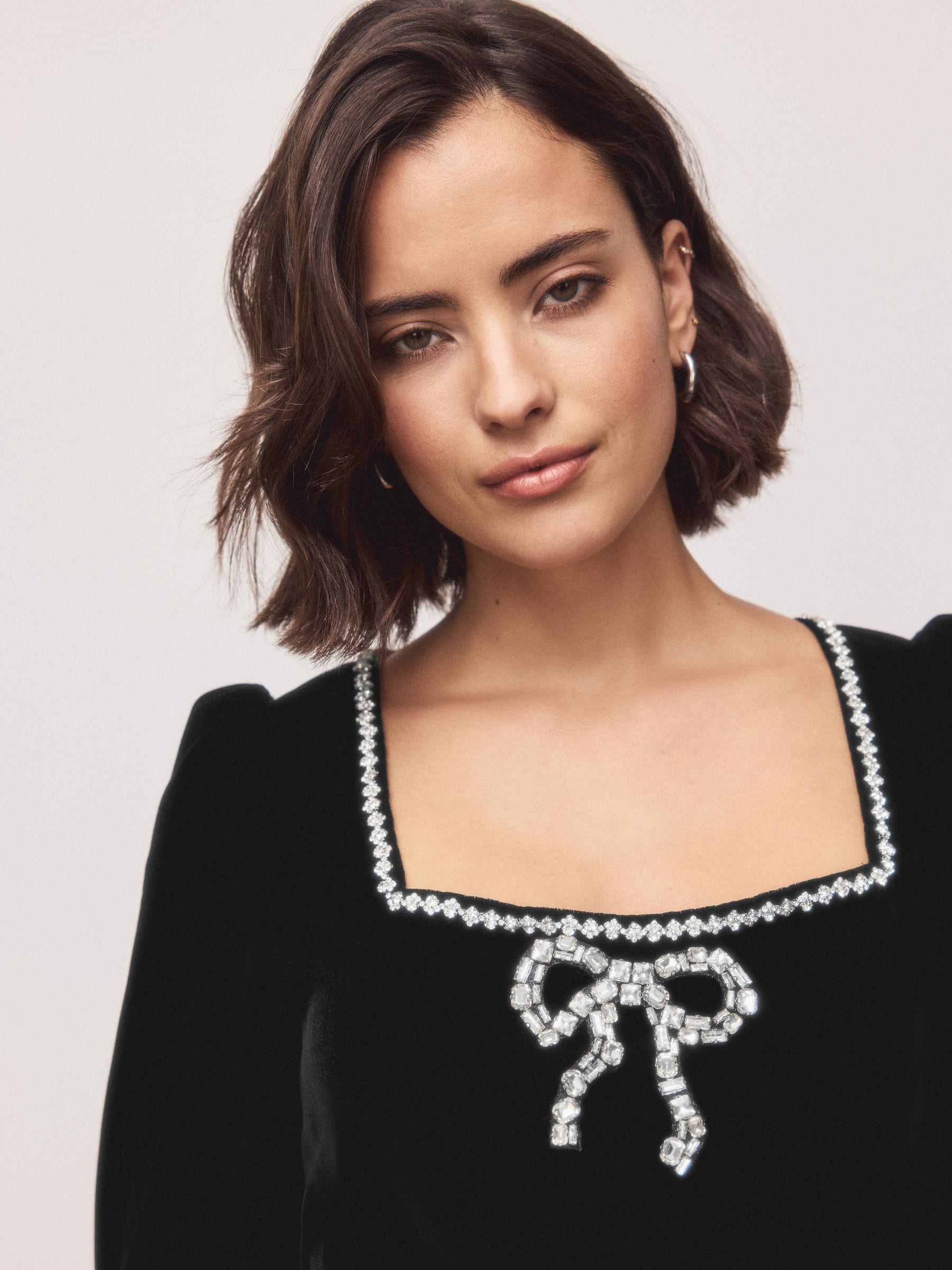 Zwart - Velvet Embelished Bow Long Sleeve Mini Dress
