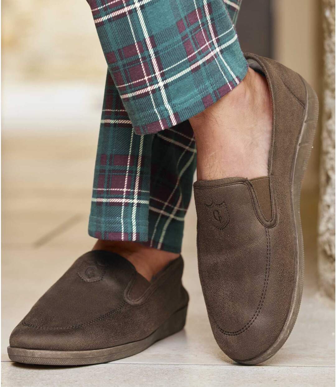 Chaussons Élastiqués en Suédine Fourrés Sherpa