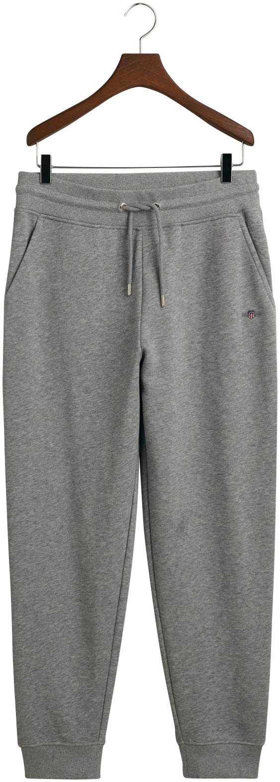 Gant Sweathose »REG SHIELD SWEATPANTS«  mit Logostickerei unterhalb des Bunds