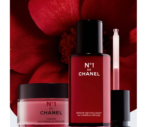 CHANEL N°1 DE CHANEL SÉRUM REVITALISANT Lisse, apporte de l’eclat, pour une peau qui paraît plus jeune