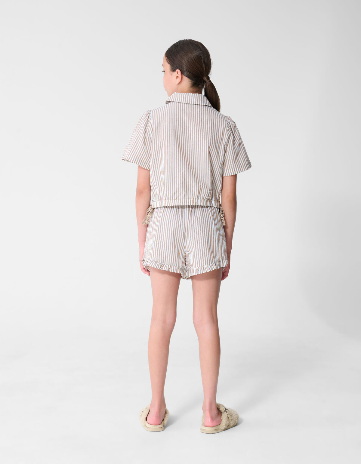 Pinstripe Embroidery Blouse Bruin
