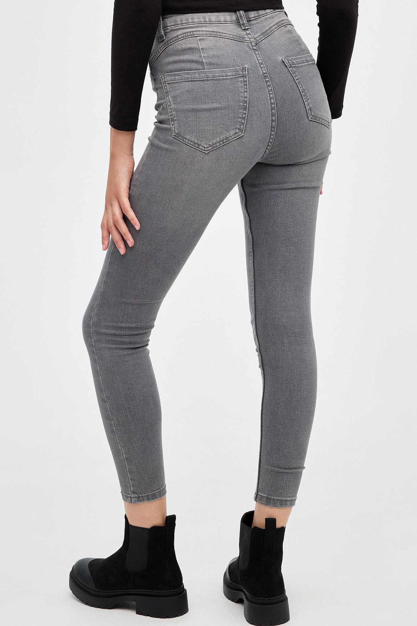 Calça jeans skinny push-up de cintura média