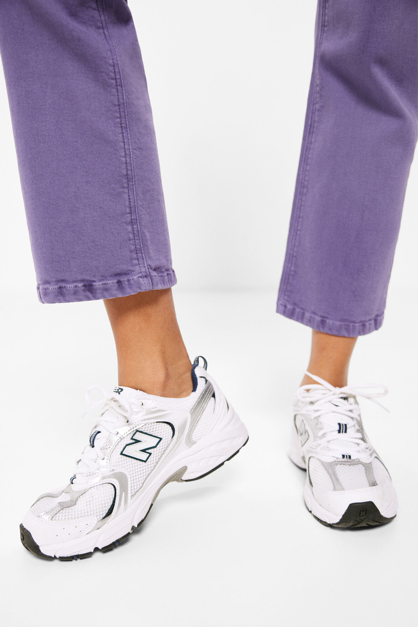 Calça jeans flare com lavagem sustentável