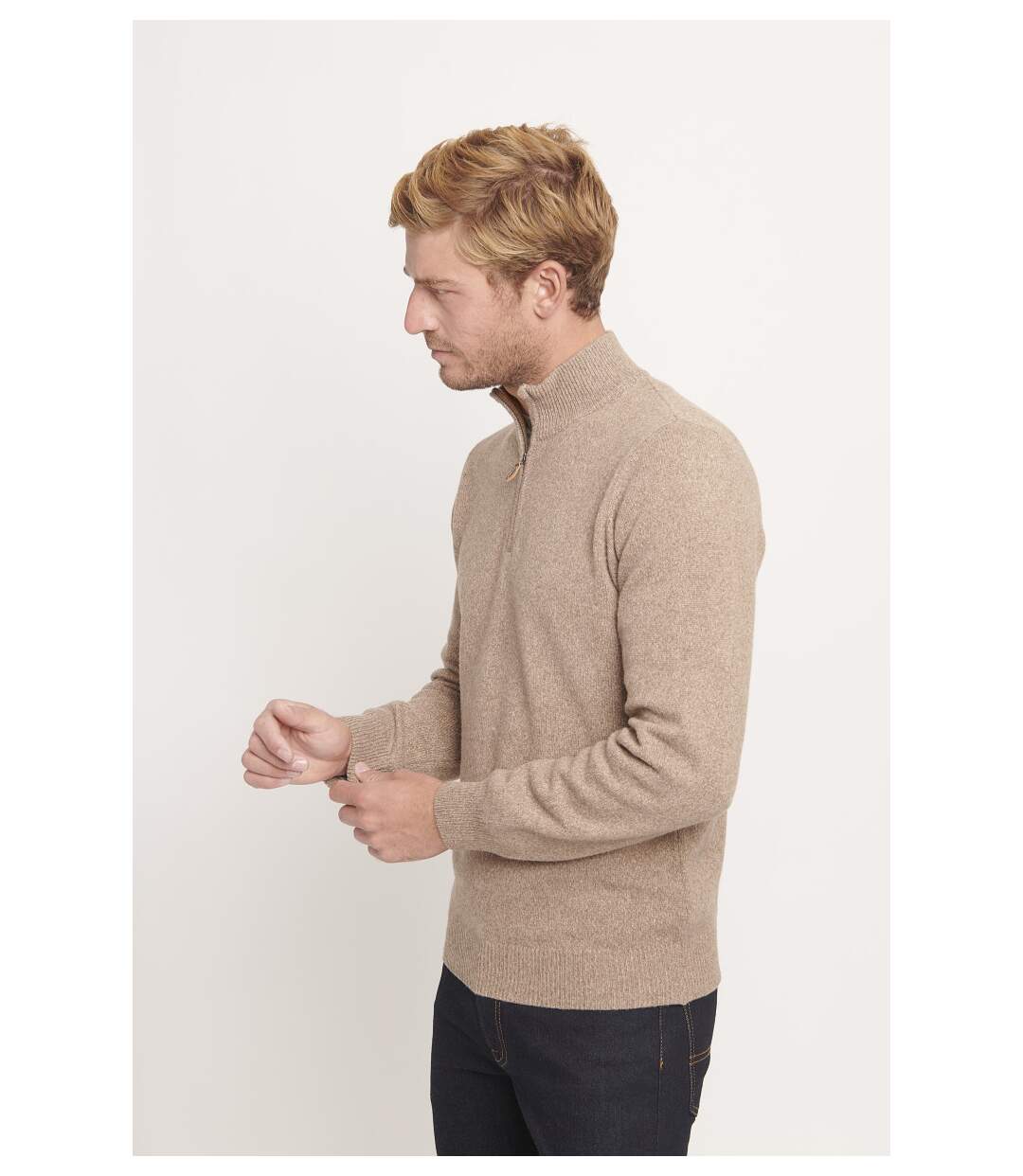 Pull col zippé bien chaud