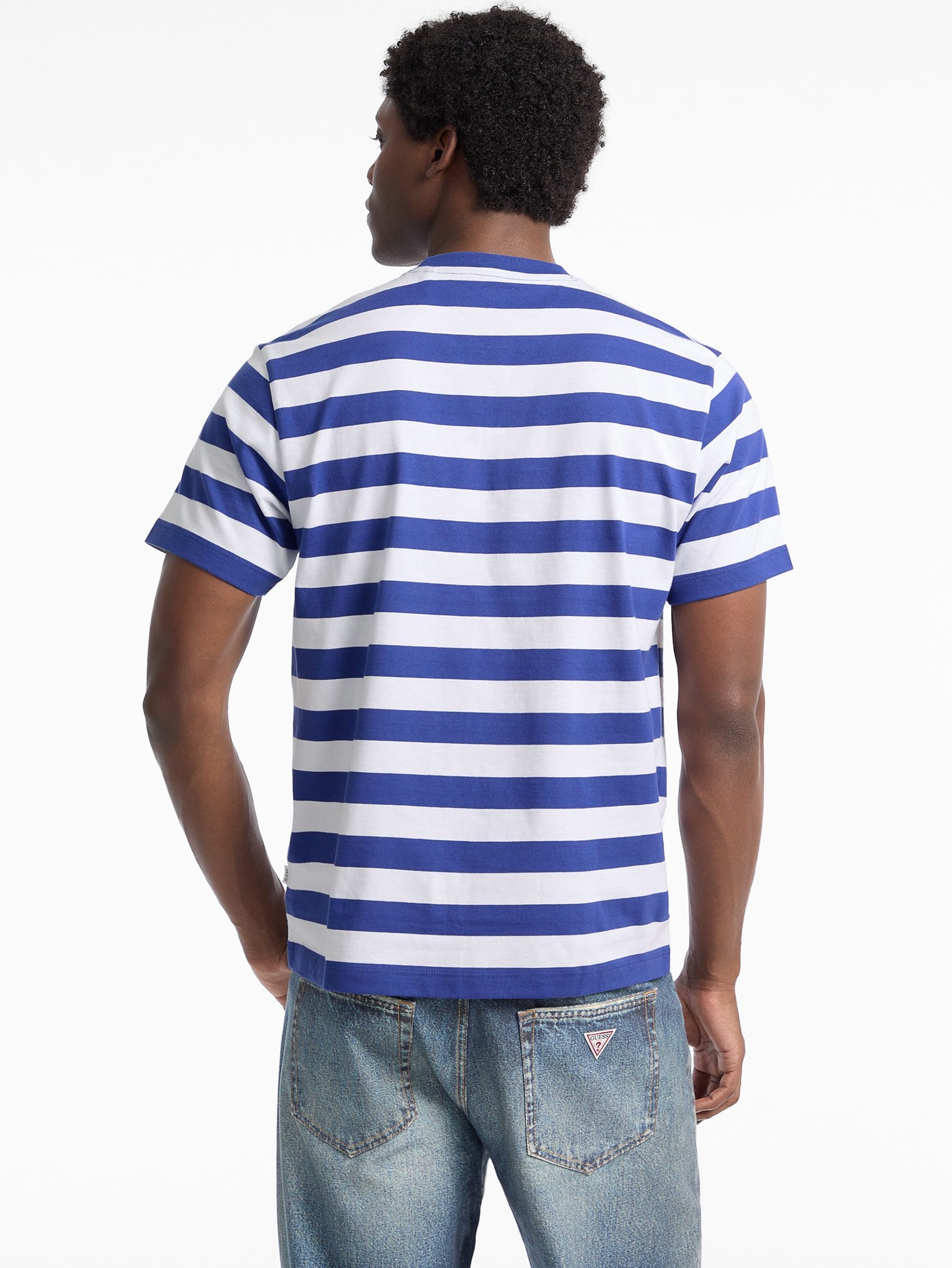 Camiseta com logo listrado