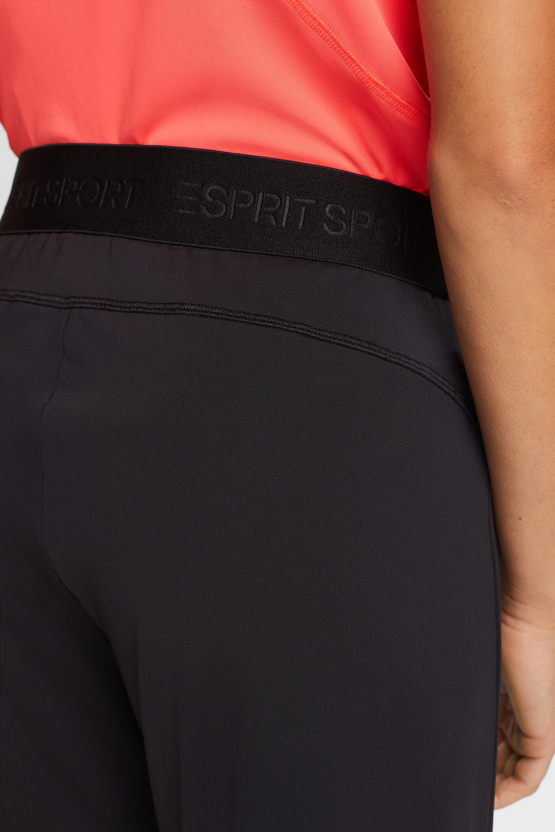 En matière recyclée le pantalon à jambes larges