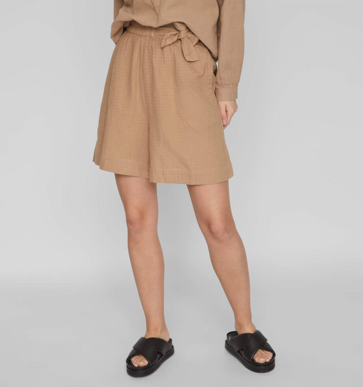 Short beige