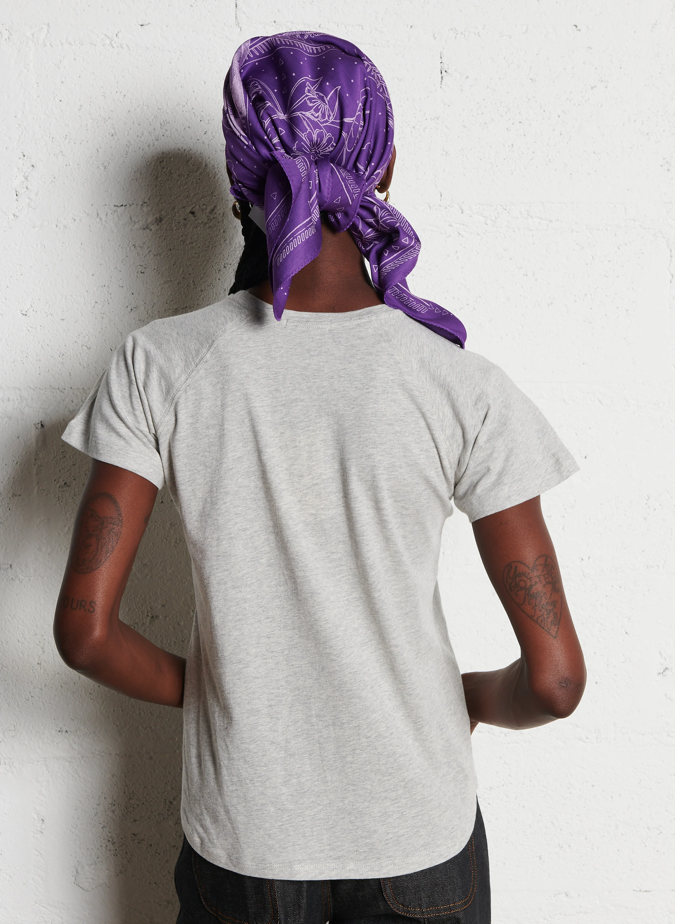 VAL - Tee-shirt col rond droit en coton bio sérigraphié | Gris