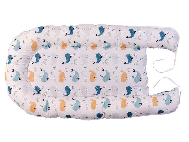 Ullenboom Babynest Cocoon Waffel-Motiv Blau Wale 55 x 95 cm Gemütliches Babynest für Neugeborene, 100% Oekotex, Made in EU