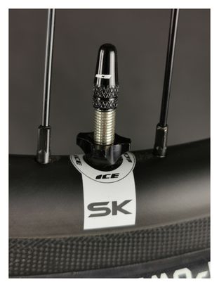 Kit de Bouchons en Aluminium (x2) et Ecrous (x2) Ice Airflow Noir