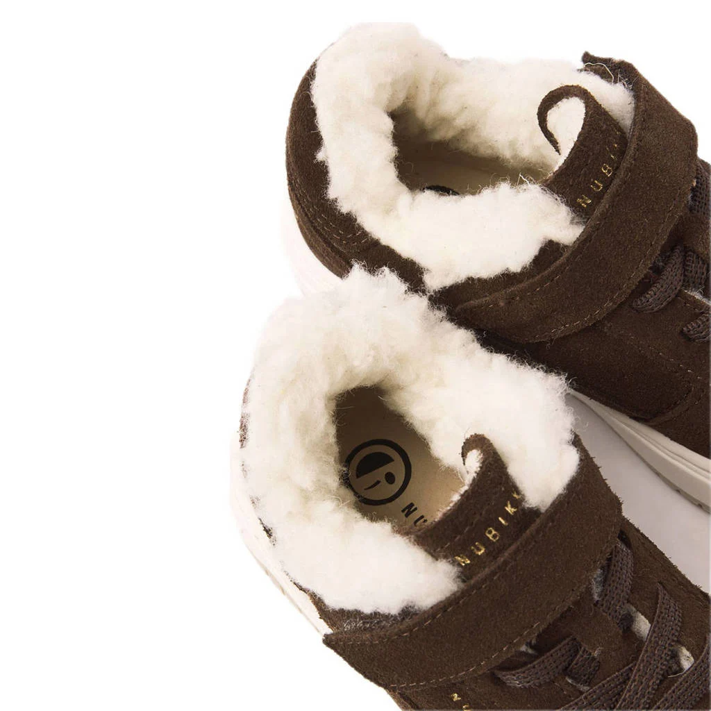 Nubikk Basket Teddy Jrgevoerde suède sneakers donkerbruin