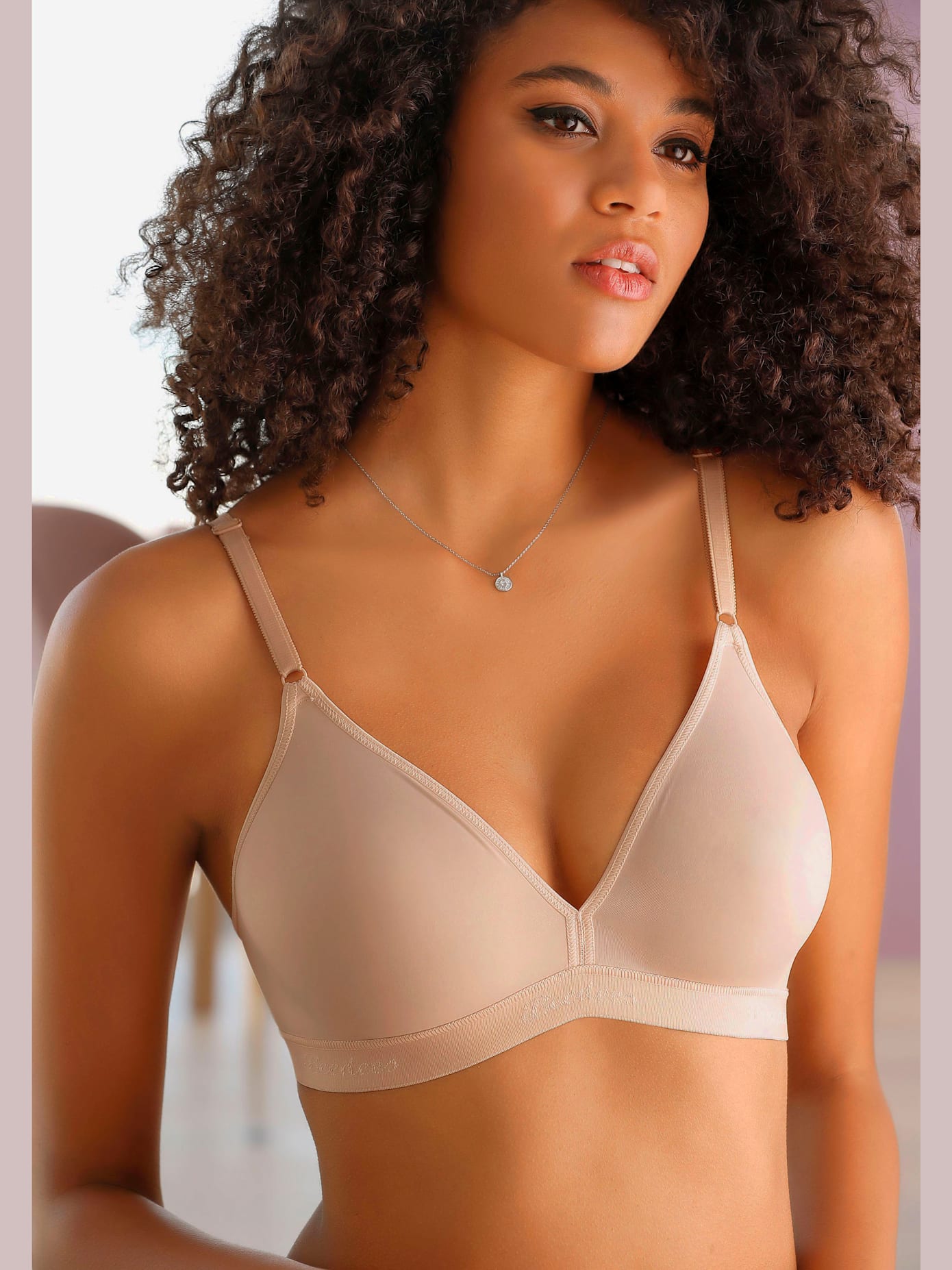 Soutien-gorge spécial t-shirt sans armatures, bonnets préformés sans couture