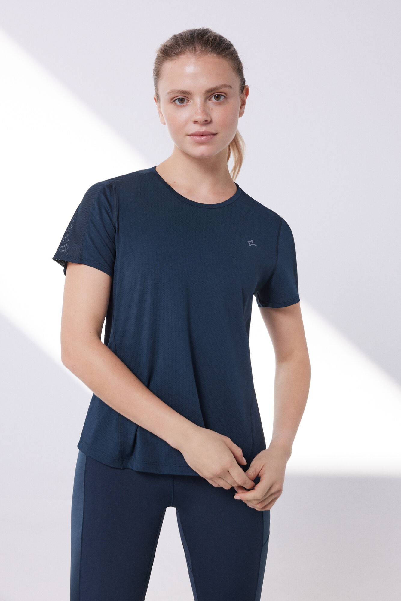 Camiseta técnica azul respirável para meninas