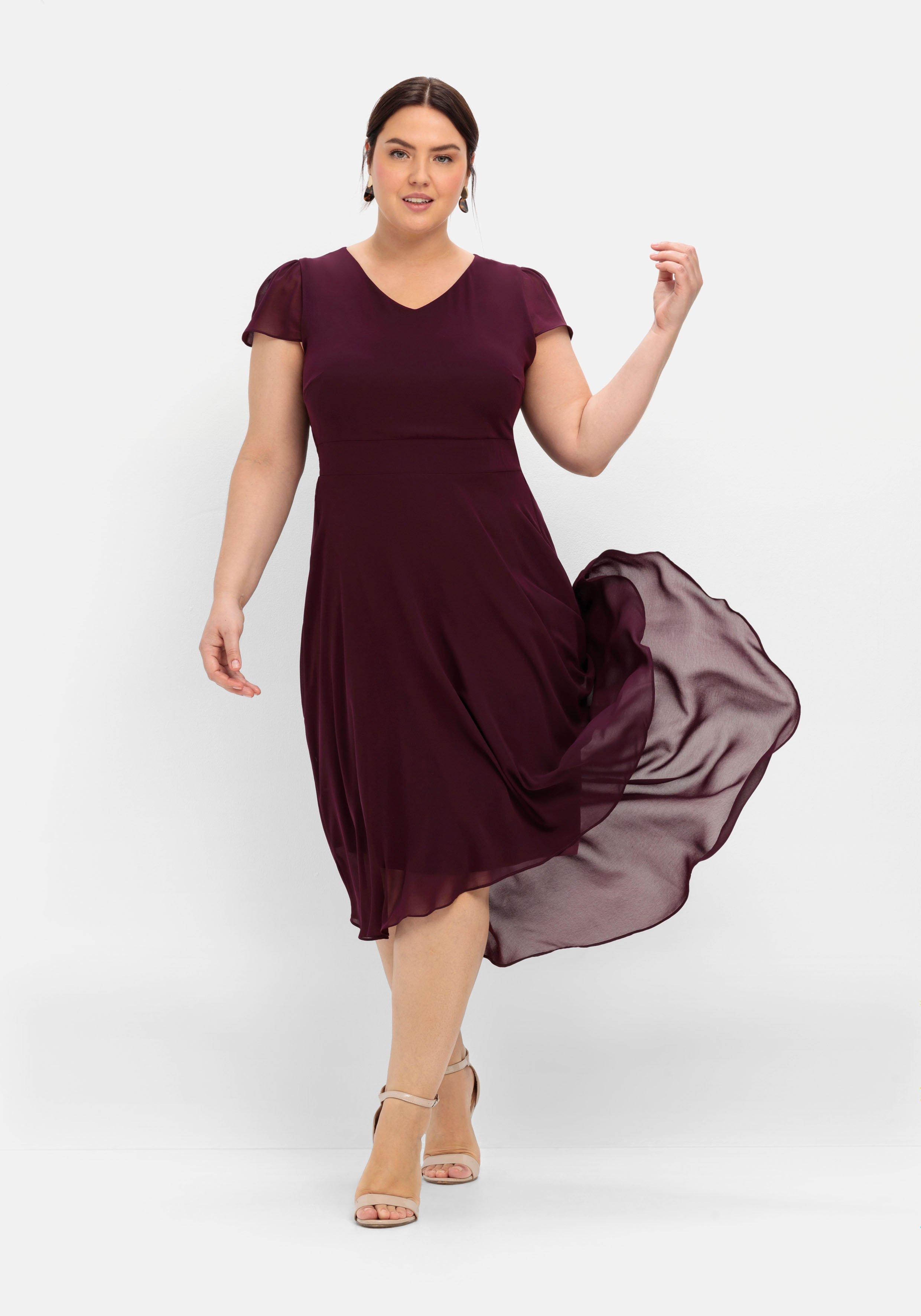 Abendkleid mit Flügelärmeln