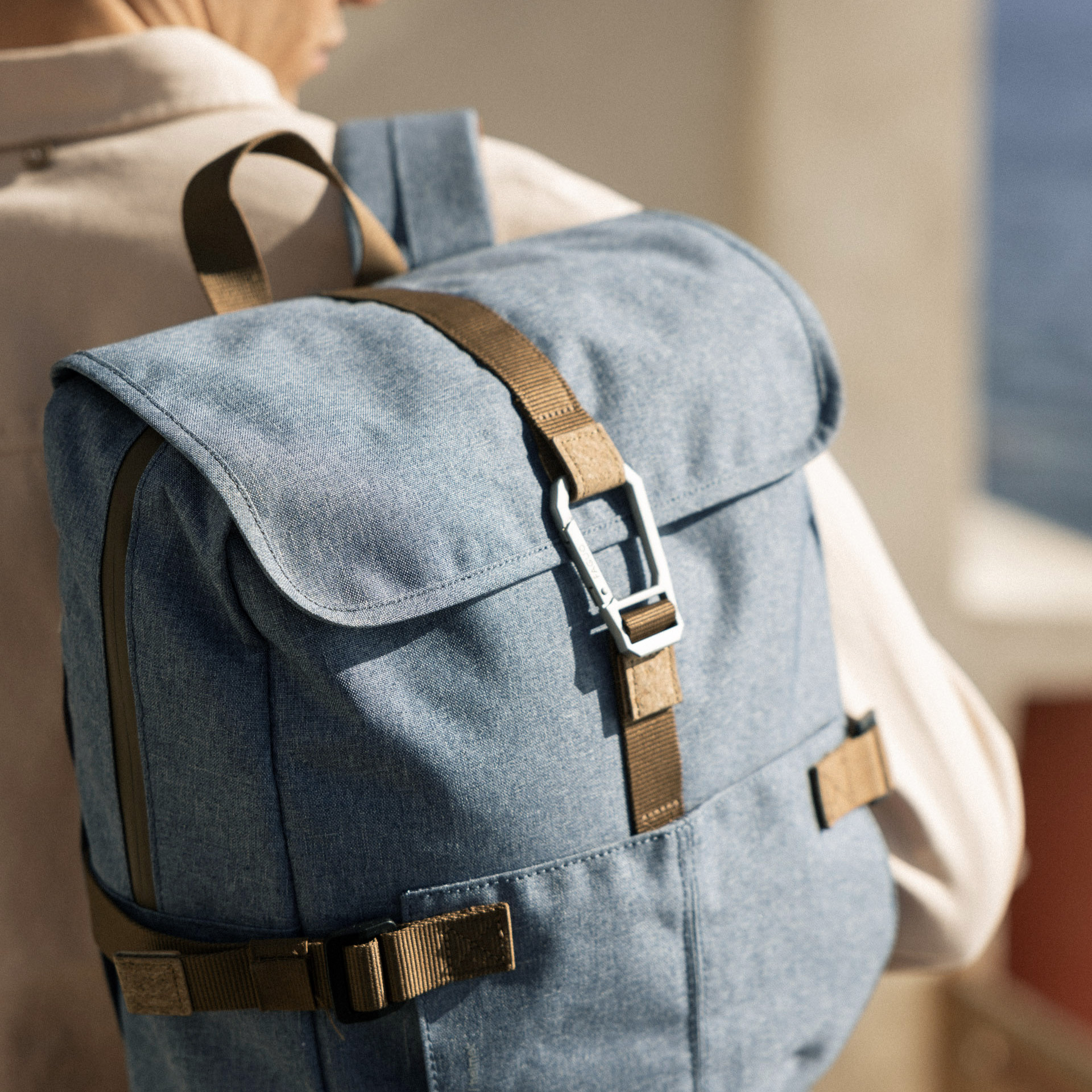 Sac à dos bleu vegan polyester recyclé - modèle commuter
