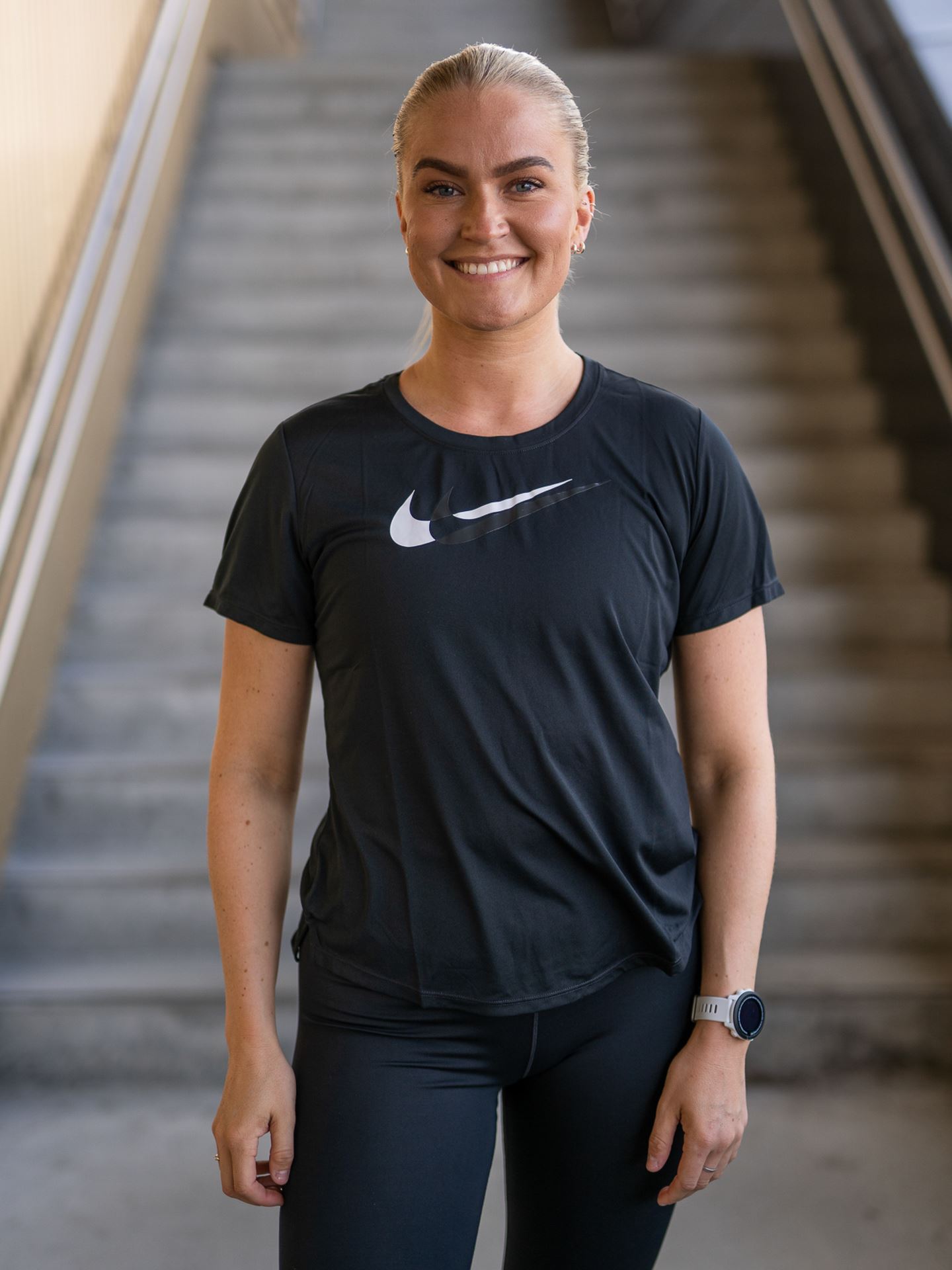 Swoosh Run Short Sleeve