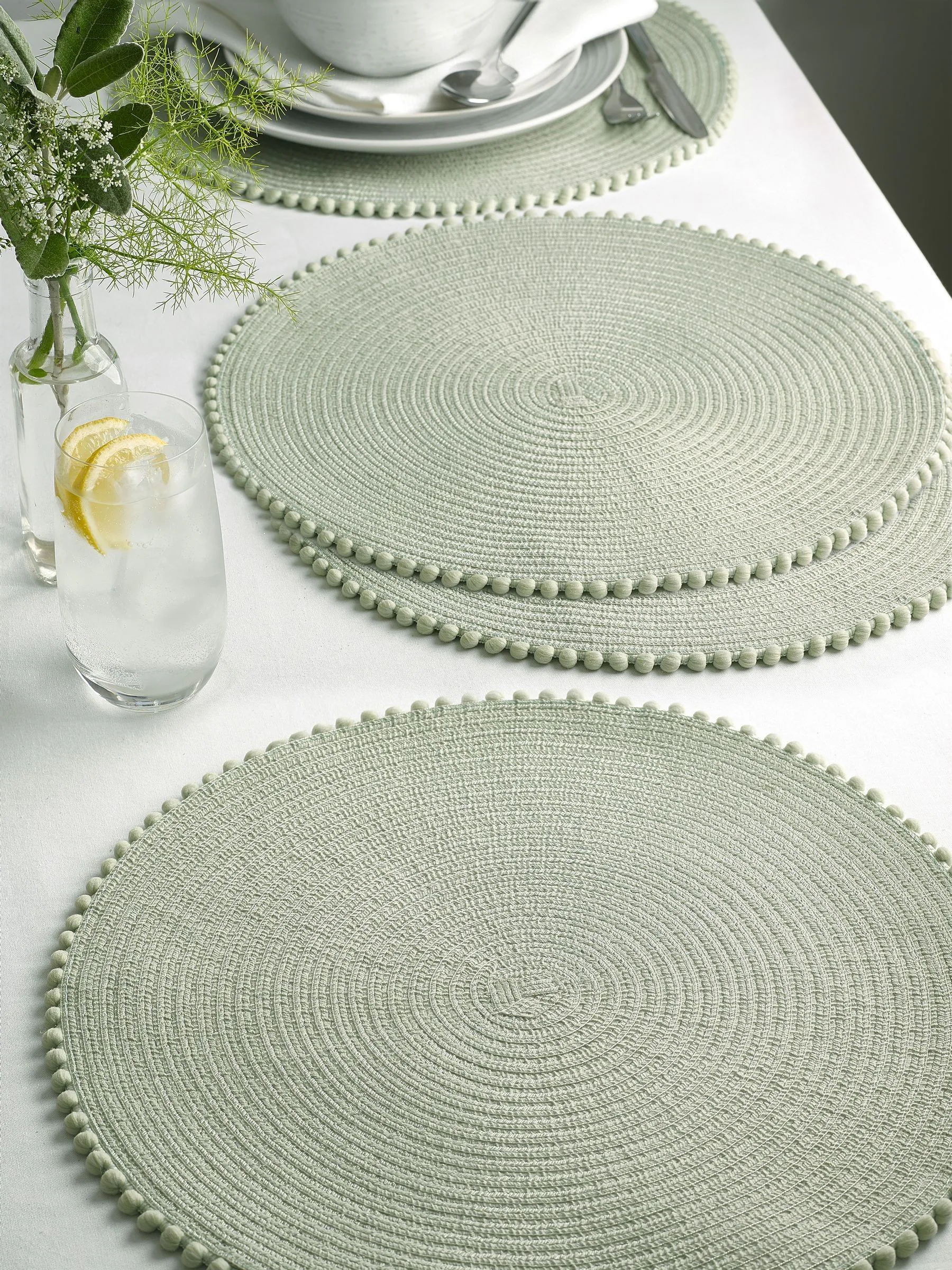 Set van 4 placemats met pompon