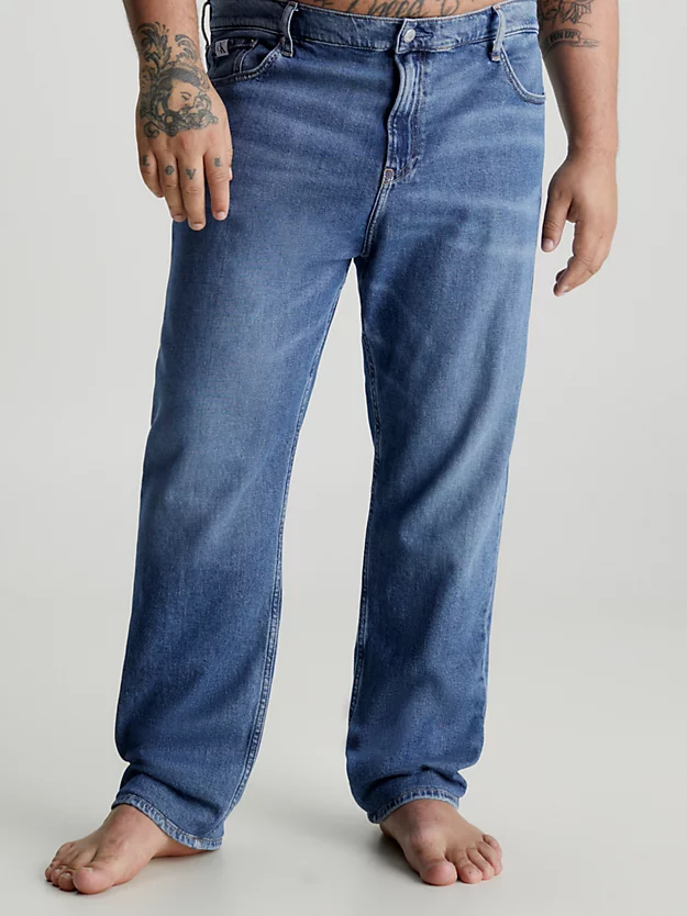 Calça jeans afunilada plus size